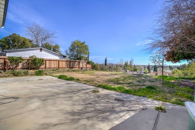 5875 Casa Grande Ave, Rocklin, CA 95677