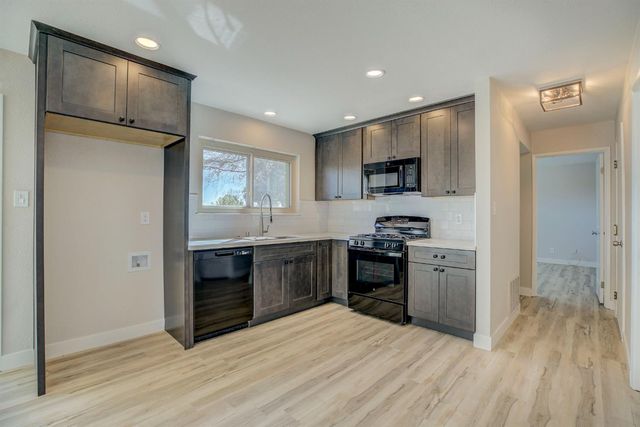 5875 Casa Grande Ave, Rocklin, CA 95677