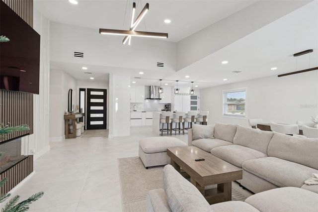 7853 SUNDOWN DRIVE, St Petersburg, FL 33709