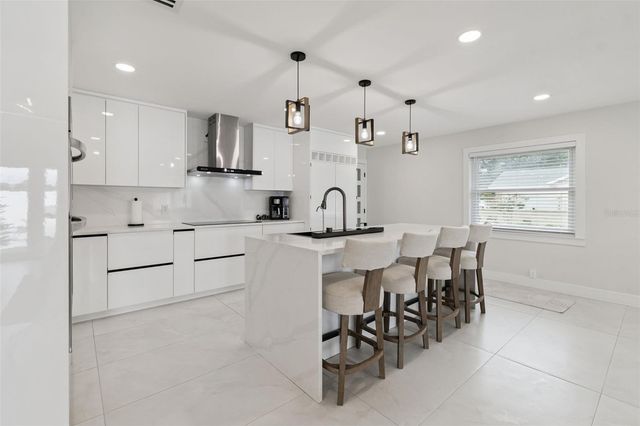 7853 SUNDOWN DRIVE, St Petersburg, FL 33709