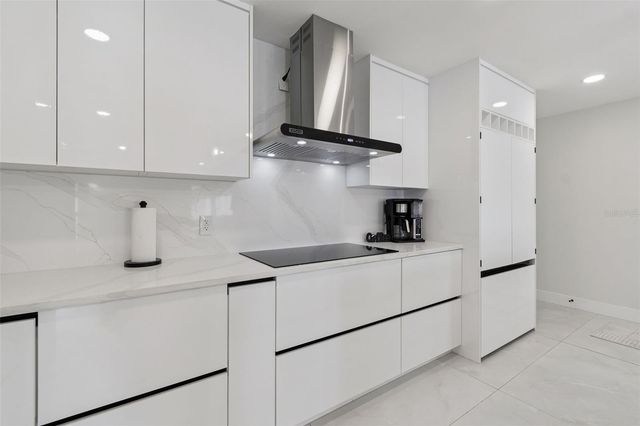 7853 SUNDOWN DRIVE, St Petersburg, FL 33709