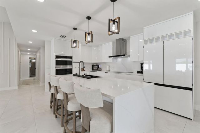 7853 SUNDOWN DRIVE, St Petersburg, FL 33709