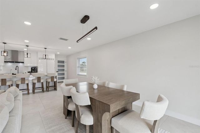 7853 SUNDOWN DRIVE, St Petersburg, FL 33709