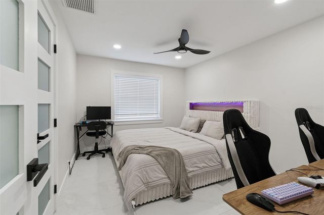 7853 SUNDOWN DRIVE, St Petersburg, FL 33709