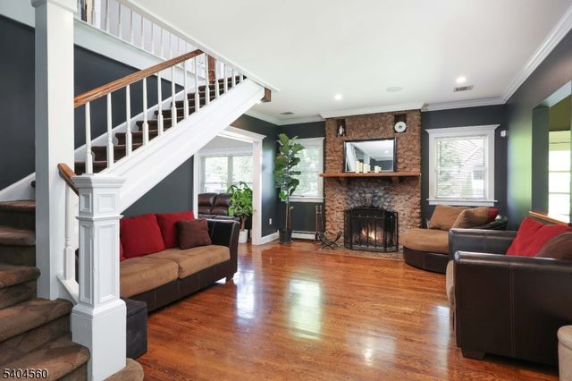 2 Dutch Ln, Scotch Plains Twp., NJ 07076