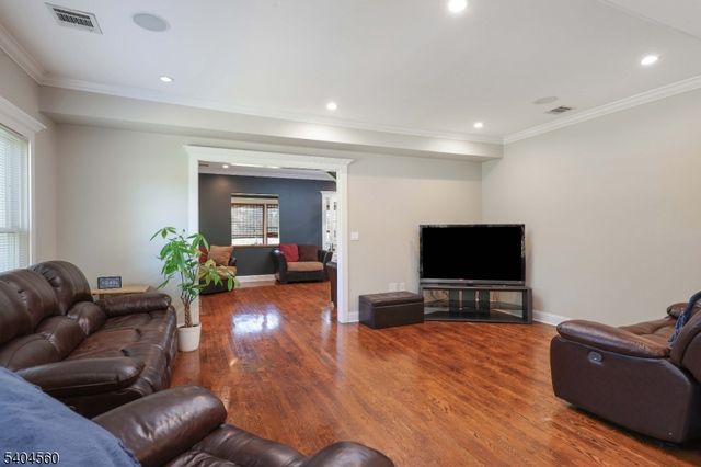 2 Dutch Ln, Scotch Plains Twp., NJ 07076