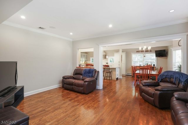 2 Dutch Ln, Scotch Plains Twp., NJ 07076