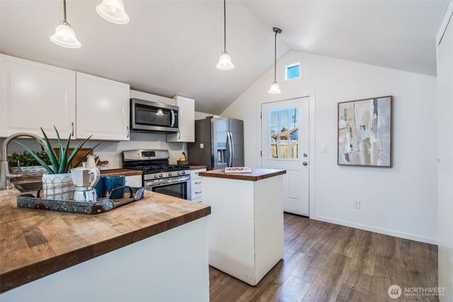 12406 2nd Place SW, Seattle, WA 98146