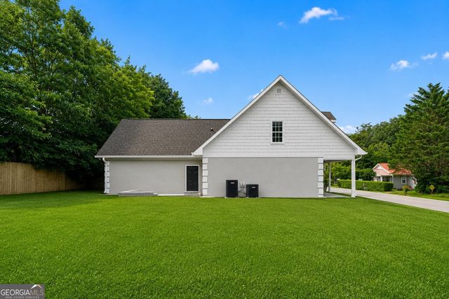 51 Pine Avenue, Commerce, GA 30529