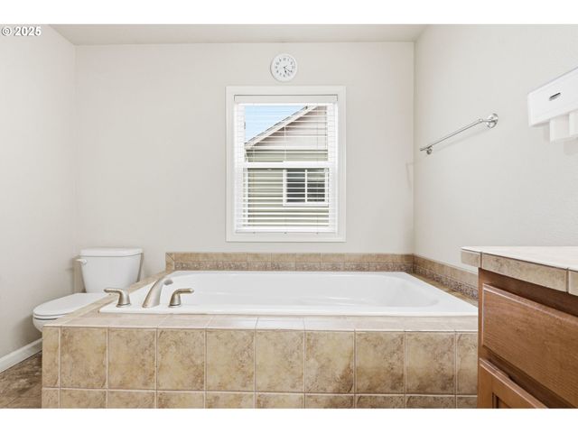 8013 Ne 35TH Ave, Vancouver, WA 98665