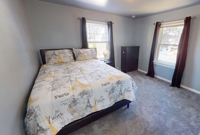 176 E Grand Avenue, Fox Lake, IL 60020