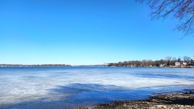 176 E Grand Avenue, Fox Lake, IL 60020