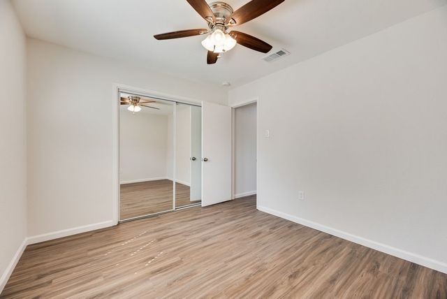 424 Holder Drive, Hurst, TX 76053