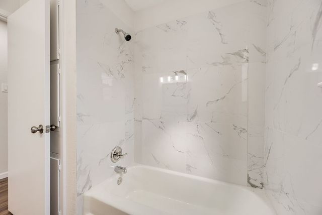 424 Holder Drive, Hurst, TX 76053