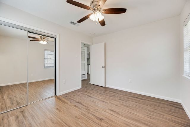 424 Holder Drive, Hurst, TX 76053