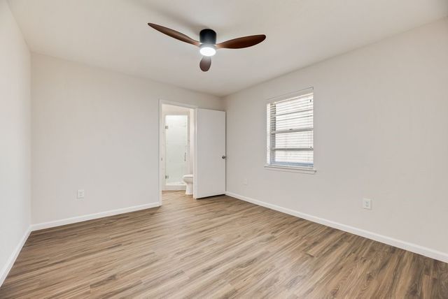 424 Holder Drive, Hurst, TX 76053