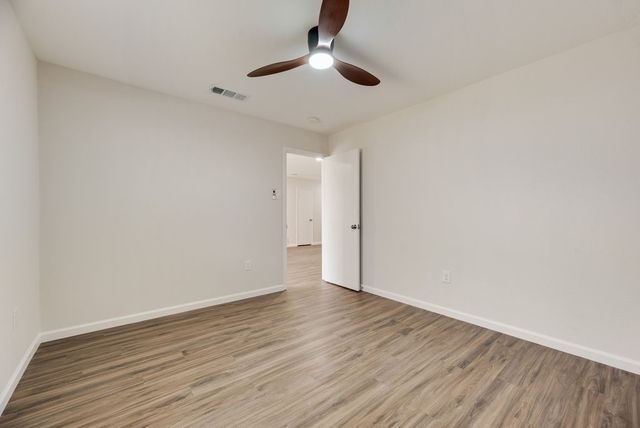 424 Holder Drive, Hurst, TX 76053