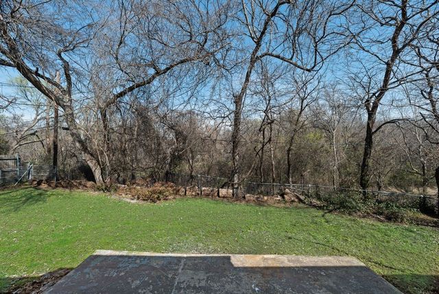 424 Holder Drive, Hurst, TX 76053