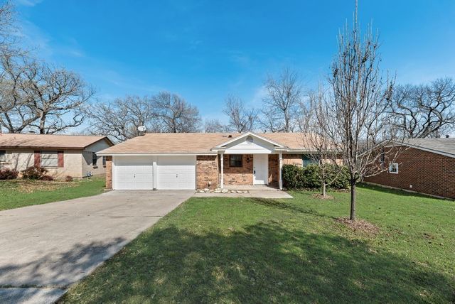 424 Holder Drive, Hurst, TX 76053