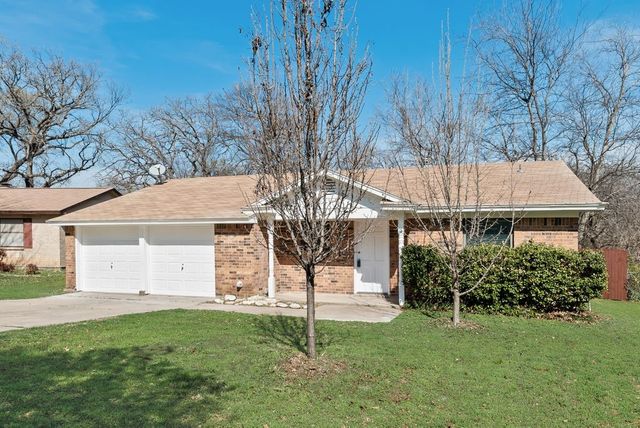 424 Holder Drive, Hurst, TX 76053