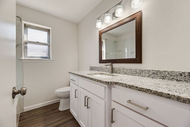 424 Holder Drive, Hurst, TX 76053