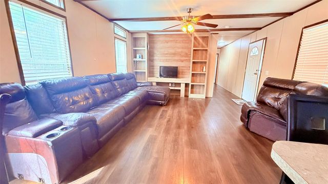 886 Road 51023, Cleveland, TX 77327