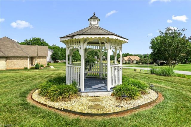 150 Serenity Pointe Drive, Kernersville, NC 27284