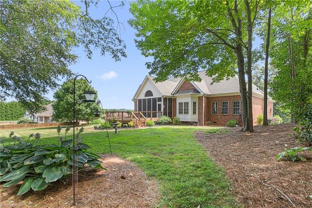 150 Serenity Pointe Drive, Kernersville, NC 27284