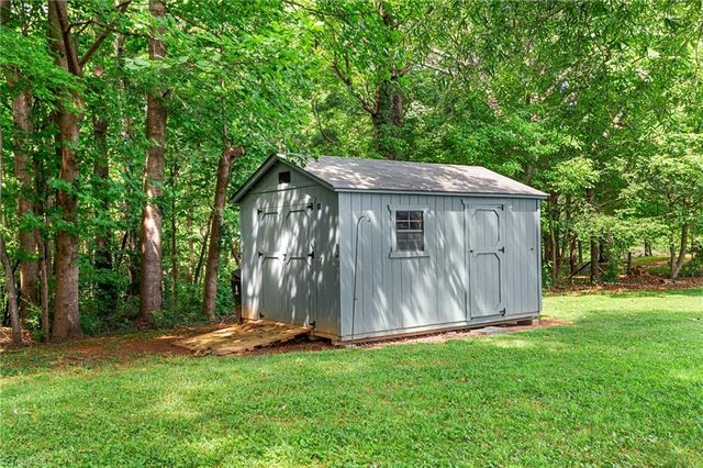 150 Serenity Pointe Drive, Kernersville, NC 27284