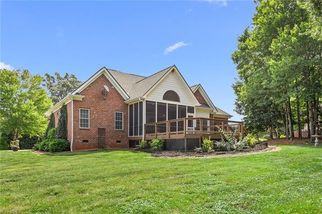150 Serenity Pointe Drive, Kernersville, NC 27284