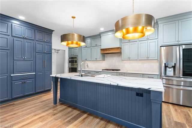 150 Serenity Pointe Drive, Kernersville, NC 27284