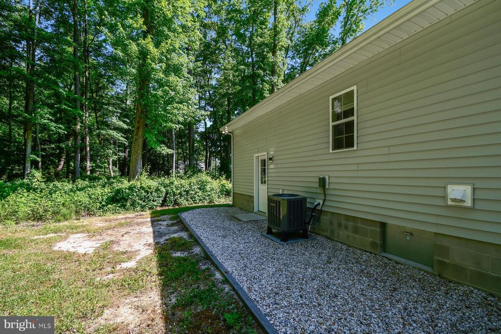 Image 42 of property listing at 11006 MUMFORD RD, Bishopville, MD 21813