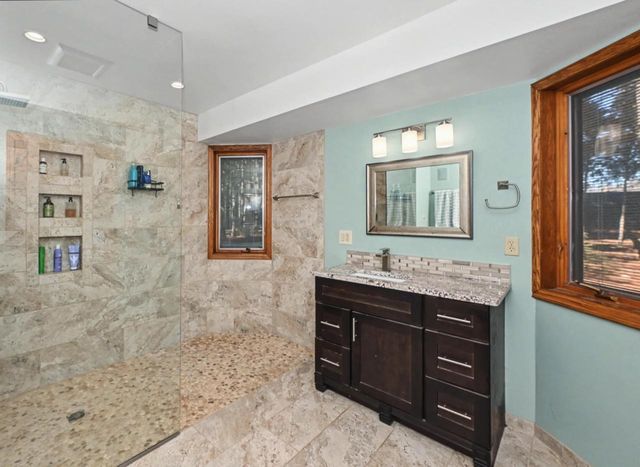 540 Mccarthy DRIVE S, Hartford, WI 53027