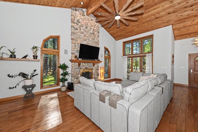 540 Mccarthy DRIVE S, Hartford, WI 53027