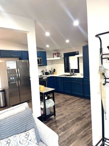 4728 N Kennicott Avenue 2, Chicago, IL 60630