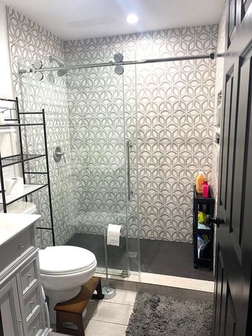 4728 N Kennicott Avenue 2, Chicago, IL 60630