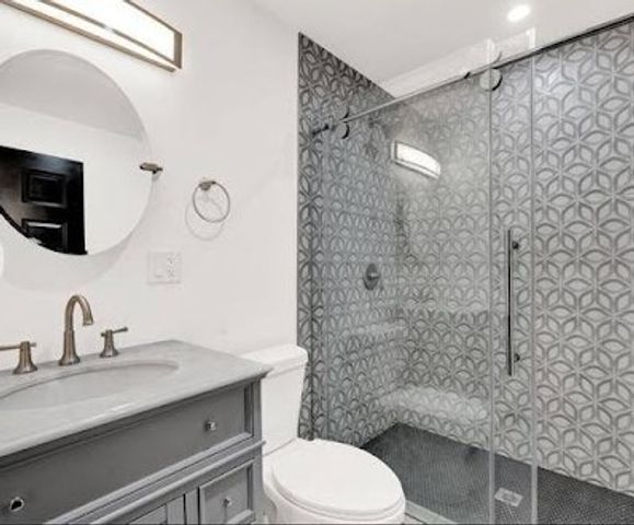 4728 N Kennicott Avenue 2, Chicago, IL 60630