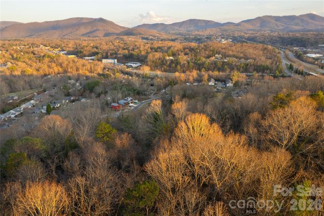 9999 Weaver Hill Road, Asheville, NC 28805