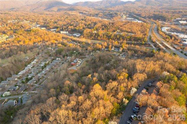 9999 Weaver Hill Road, Asheville, NC 28805