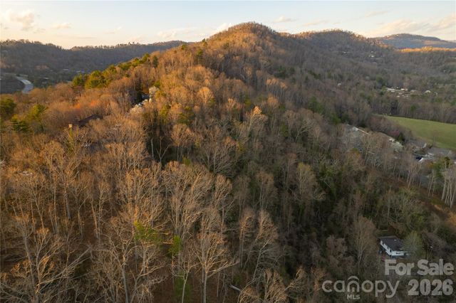 9999 Weaver Hill Road, Asheville, NC 28805