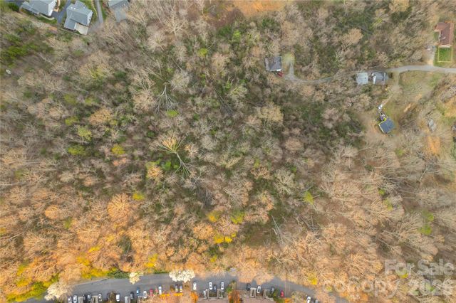 9999 Weaver Hill Road, Asheville, NC 28805