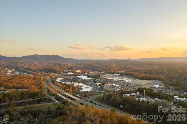 9999 Weaver Hill Road, Asheville, NC 28805