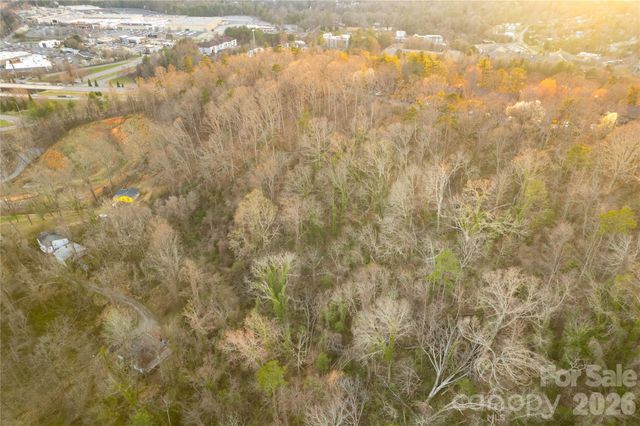 9999 Weaver Hill Road, Asheville, NC 28805