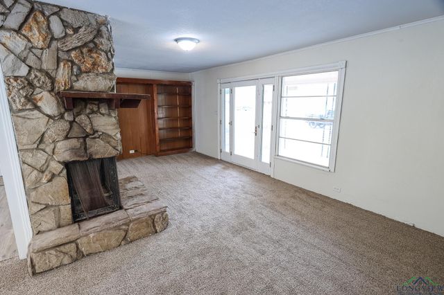 1320 E 4TH ST, Mount Pleasant, TX 75455