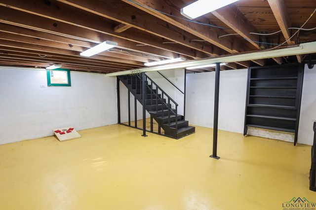 1320 E 4TH ST, Mount Pleasant, TX 75455