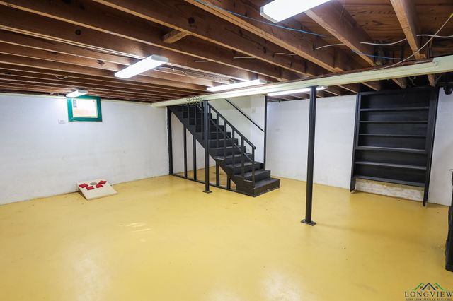 1320 E 4TH ST, Mount Pleasant, TX 75455