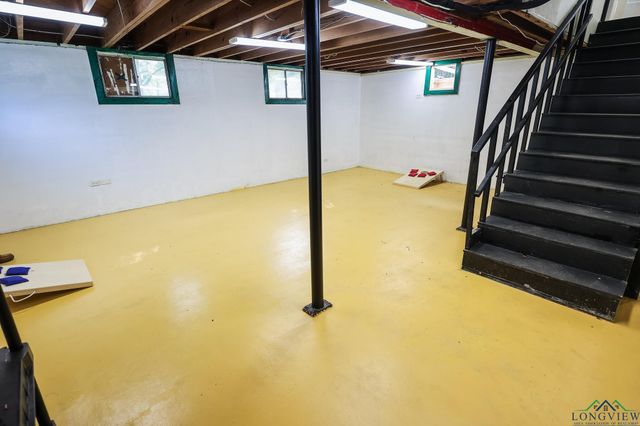 1320 E 4TH ST, Mount Pleasant, TX 75455