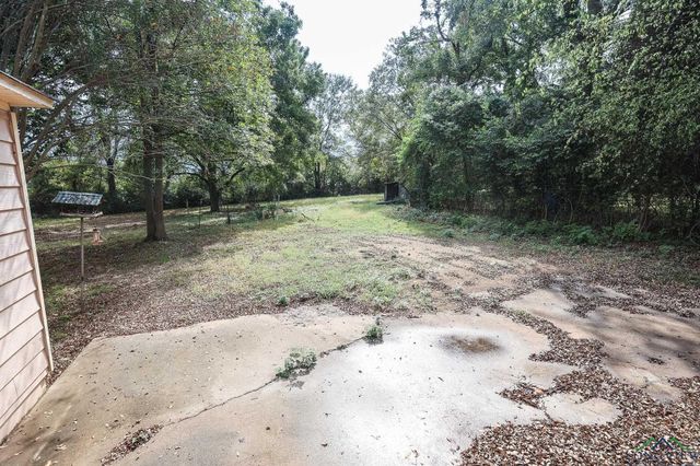 1320 E 4TH ST, Mount Pleasant, TX 75455