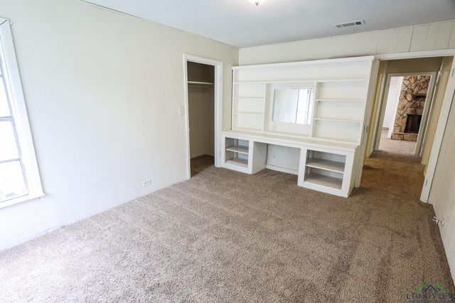 1320 E 4TH ST, Mount Pleasant, TX 75455