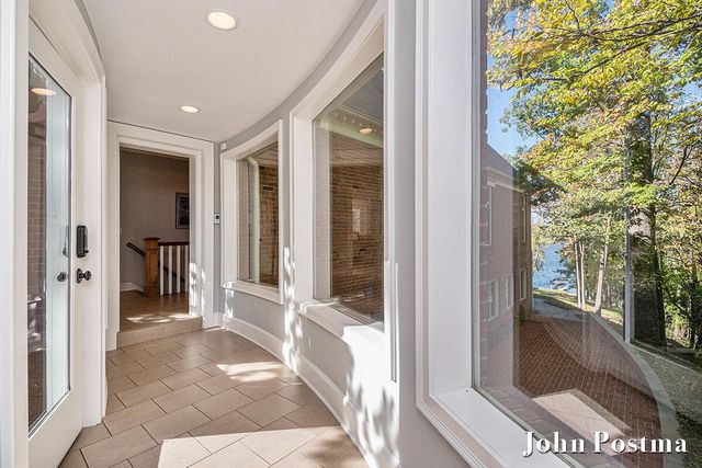 2929 Bonnell Avenue, East Grand Rapids, MI 49506